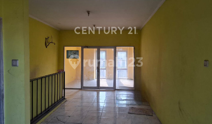 Two-Story Shop House in a Busy Location for Business in Tarumbarat Jababeka 1