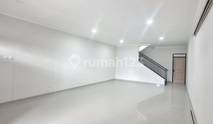 For Rent New Shop Strategic Busy Main Road Batununggal Bandung 2