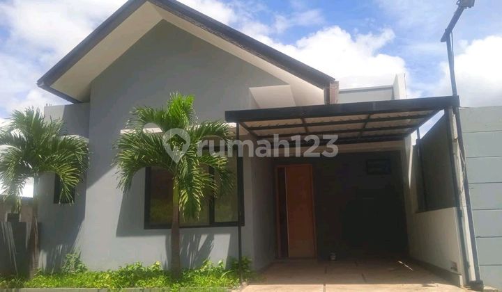 Sell Comfortable House in the Cool Area of North Bandung 1