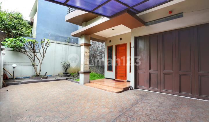 Asri & Apik Terawat, Rumah Di Pasirluyu Barat Bandung Asri & Apik Terawat, Rumah Di Pasirluyu Barat Bandung