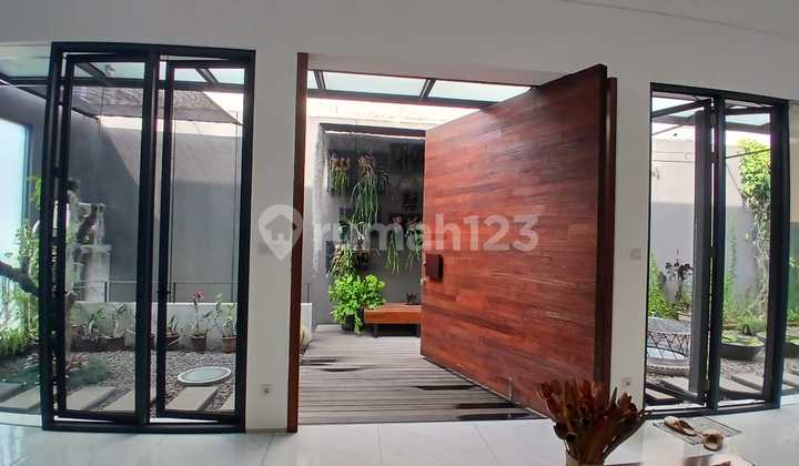 Beautiful Comfortable Quiet House in Sumbersari Complex Bandung
