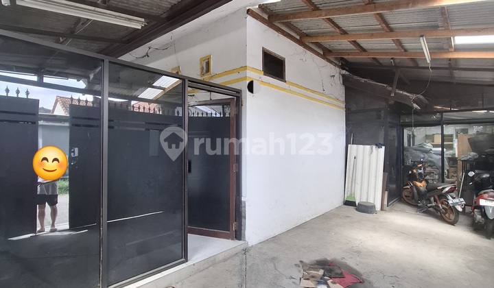 Rumah bisa Jadi Ruang Usaha atau Tempat Tinggal Hook Strategis Rumah bisa Jadi Ruang Usaha atau Tempat Tinggal Hook Strategis