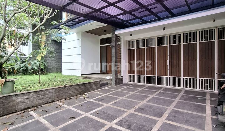 Luxurious Homey Comfortable Quiet Environment in Batununggal Bandung
