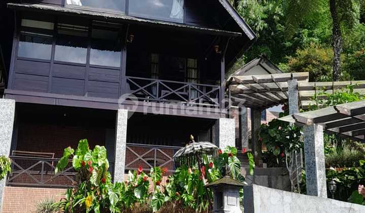 3-Story Exclusive House with Mountain and Lake Bedugul View 3-Story Exclusive House with Mountain and Lake Bedugul View