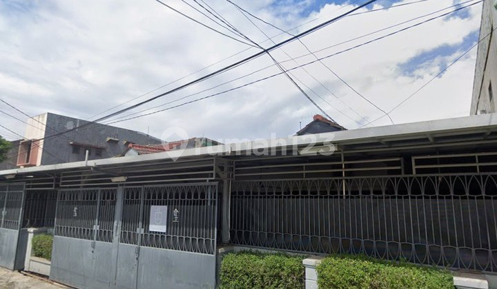 Auction House in Taman Holis Indah, Bandung Kulon