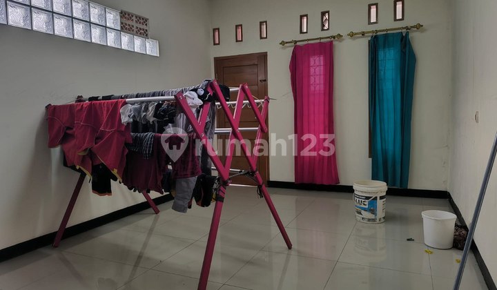 The Auction House in Cimahi is just right.......! 2