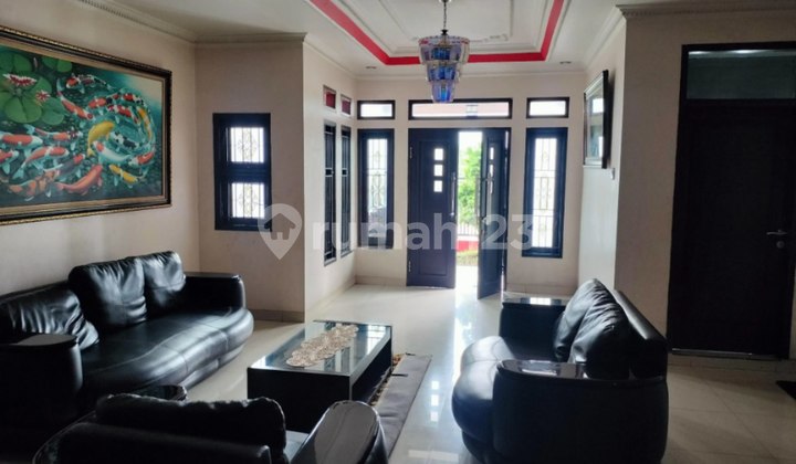 Luxury House with Warehouse in Garut Area Up for Auction