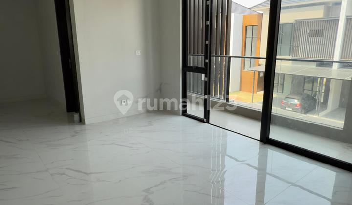 TURUN HARGA !! Dijual Rumah Kosongan Kuningan Village Pik2 10x20 UNIT RARE 2