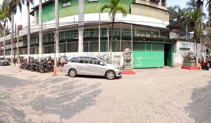 VERSATILE WAREHOUSE FOR SALE CHEAP AND LARGE 2296M2 SUNTER