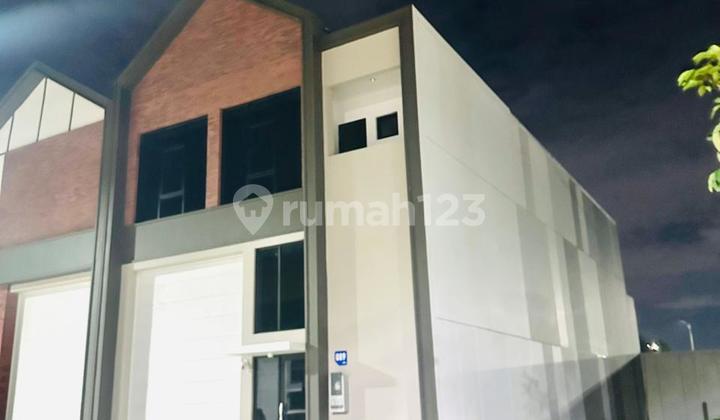 DISEWAKAN GUDANG BIZZPARK HOEK 12X30m2 SIAP DI PAKAI UNIT RAPI PIK2