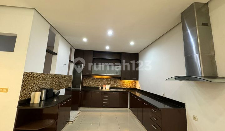 DIJUAL RUMAH SEMI FURNISHED MEWAH GIRSENDA 10X20m2 Unit Langka 1