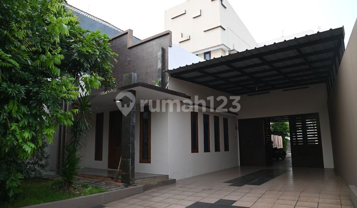 Spacious and Comfortable Asri House Near Bintaro-Larangan Area Spacious and Comfortable Asri House Near Bintaro-Larangan Area