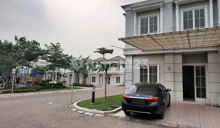 Rumah Hook Cantik Di Perumahan Millenium City
