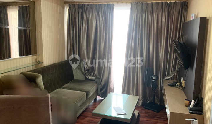 Ready-to-Occupy Furnished Comfortable Apartment Facing the Swimming Pool in Bintaro Jaya Sector 3