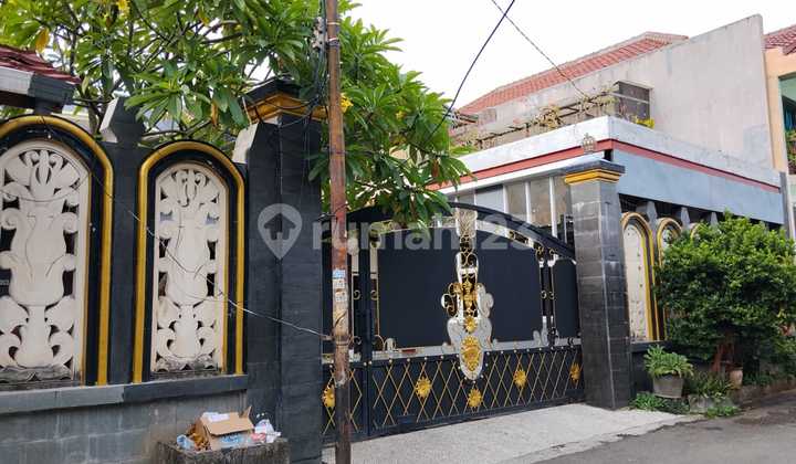Old House in Taman Kota Kembangan Housing Estate, West Jakarta 2