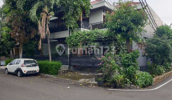 Rumah Hoek di Kav Mas Niaga Pondok Kopi Jakarta Timur