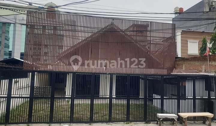 Bangunan Komersil di Jl Raden Saleh Senen Jakarta Pusat Bangunan Komersil di Jl Raden Saleh Senen Jakarta Pusat