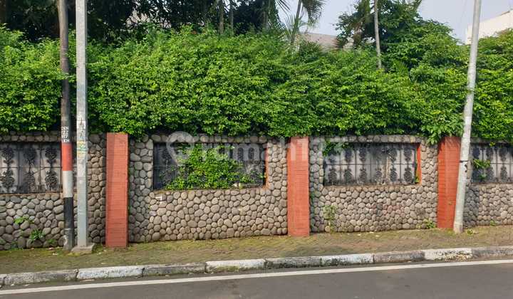Rumah Hoek di Jl Taman Amir Hamzah Menteng Jakarta Pusat 2