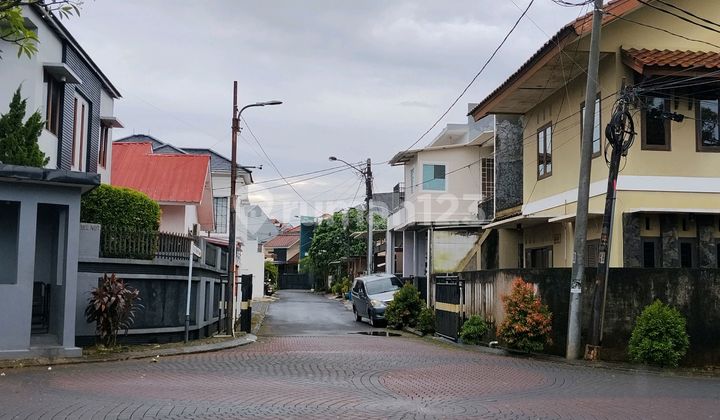2-Story Corner House on Sula Street, Nusa Loka, BSD Sector XIV, South Tangerang 2