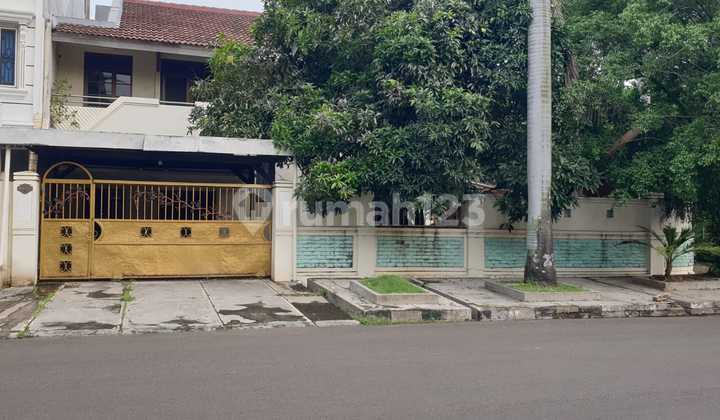Rumah Hoek 2Lt di Jl Janur Elok Iii Kelapa Gading Jakarta Utara