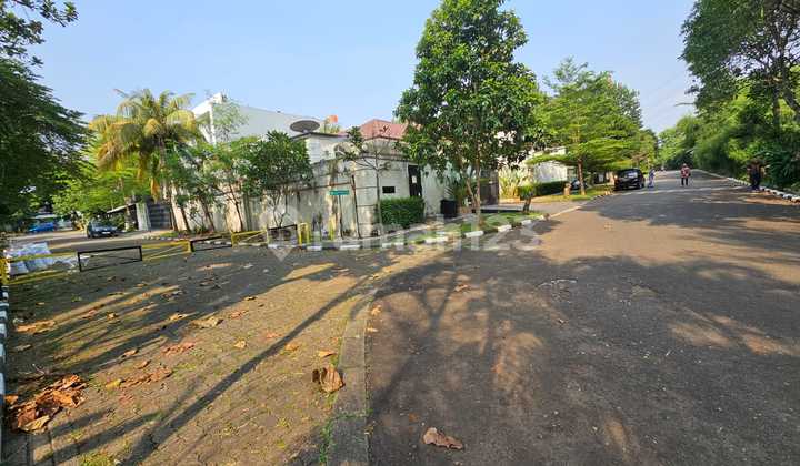 Very Cheap House with 725m2 Land Area on Jl Jupiter Raya, Pisangan Sub-district 2