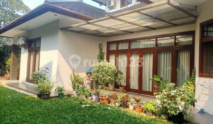 2-story house with a land area of 848 m² on Jl Kemang Utara, Bangka, South Jakarta. 2-story house with a land area of 848 m² on Jl Kemang Utara, Bangka, South Jakarta.
