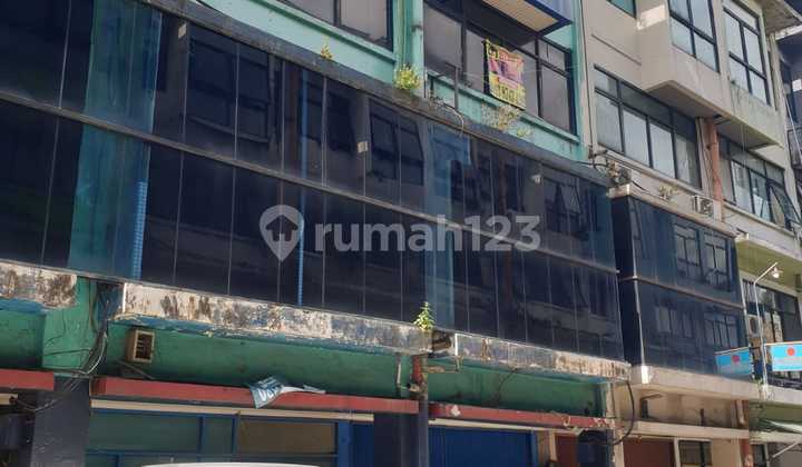 3 Ruko Gandeng Komersil Komp Ruko Centra Kramat Raya Senen Jakarta Pusat