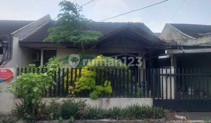 Cheap Old House 1,049m2 Land in Pamulang Permai 1 Housing Complex, Flamboyan IV Street, South Tangerang