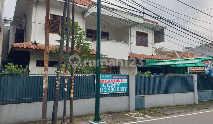 Rumah Lama 2Lt di Jl Ciujung Cideng Gambir Jakarta Pusat Rumah Lama 2Lt di Jl Ciujung Cideng Gambir Jakarta Pusat