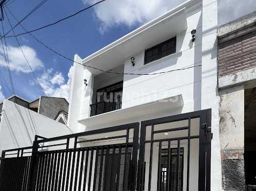 For Quick Sale: Brand New Luxurious Modern Classic 2-Story House in Kencana Loka - BSD For Quick Sale: Brand New Luxurious Modern Classic 2-Story House in Kencana Loka - BSD