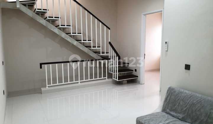 House Fully Renovated 2 1/2 Floors, Fully Furnished New Ready to Move In Vanya Park Azura BSD