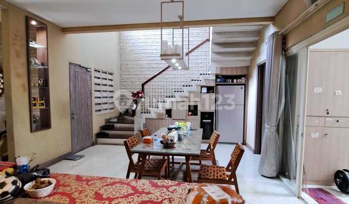 Dijual Cepat Rumah 2 Lantai Semi Furnish di Nusaloka Bsd Dijual Cepat Rumah 2 Lantai Semi Furnish di Nusaloka Bsd