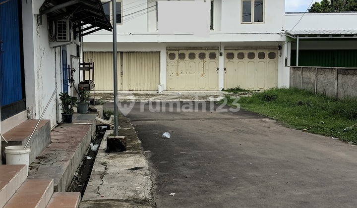 For Sale 3-Door Shop House 2