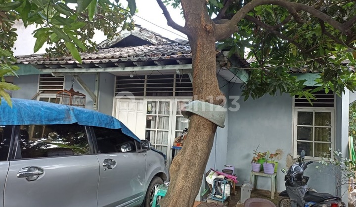 Dijual Rumah dan Tempat Usaha di Perum 2 Karawaci, Tangerang 
