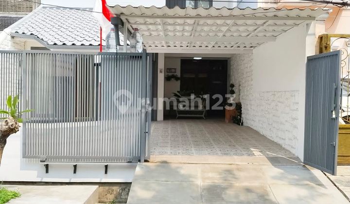 Dijual Rumah Estetik Modern di Kembang Agung - Puri Indah