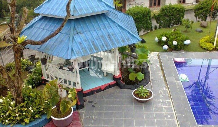 For sale, Villa Merpati with a swimming pool in Bukit Cipendawa, Cipanas. 1