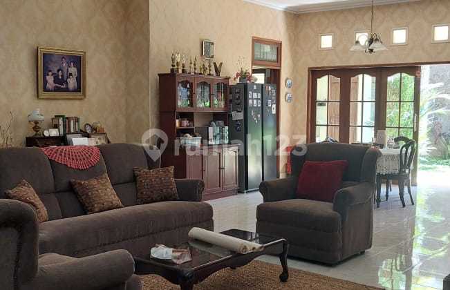 Dijual/disewakan Rumah lokasi iconic & prestigious Surabaya Barat 2