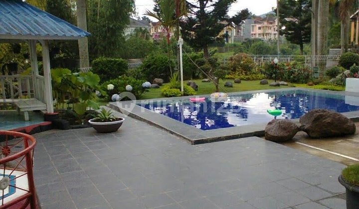 For sale, Villa Merpati with a swimming pool in Bukit Cipendawa, Cipanas. 2
