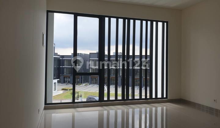 Disewakan Ruko 3 Lantai Hampton Boulevard di Gading Serpong Disewakan Ruko 3 Lantai Hampton Boulevard di Gading Serpong