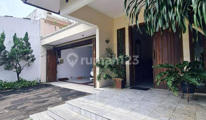 Dijual Rumah Besar Asri dan Nyaman, Cilandak Timur