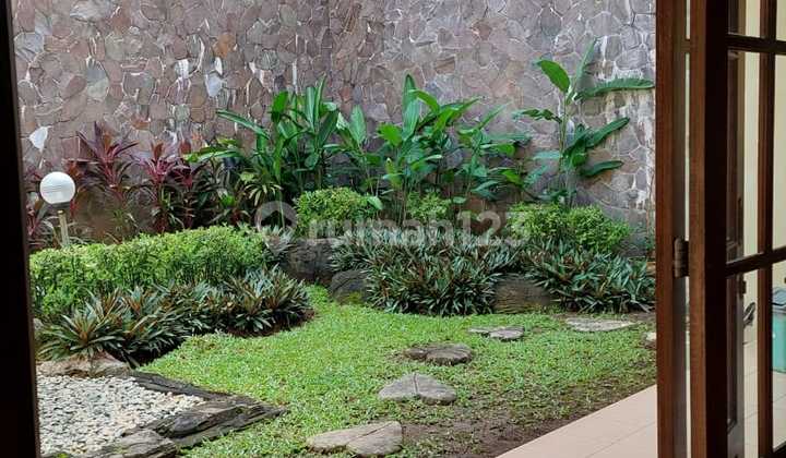 Dijual/disewakan Rumah lokasi iconic & prestigious Surabaya Barat Dijual/disewakan Rumah lokasi iconic & prestigious Surabaya Barat