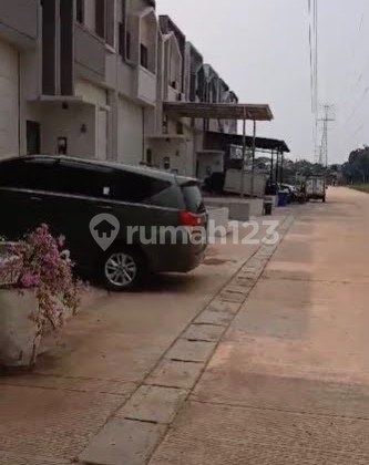 Dijual Gudang Istimewa Taman Tekno X BSD, Tangerang Selatan Dijual Gudang Istimewa Taman Tekno X BSD, Tangerang Selatan