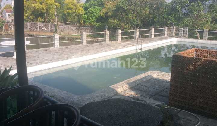 For sale: Strategic and Scenic Land with Swimming Pool in Puncak - Cipanas For sale: Strategic and Scenic Land with Swimming Pool in Puncak - Cipanas
