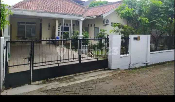Pancoran Barat - Rumah Lama Hitung Tanah Dekat Jalan Raya Gatot Subroto Jakarta Selatan