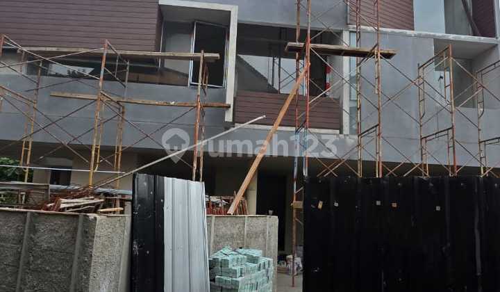 Kemang Townhouse - Brand New Modern House Ready to Occupy in Kemang, South Jakarta Kemang Townhouse - Brand New Modern House Ready to Occupy in Kemang, South Jakarta