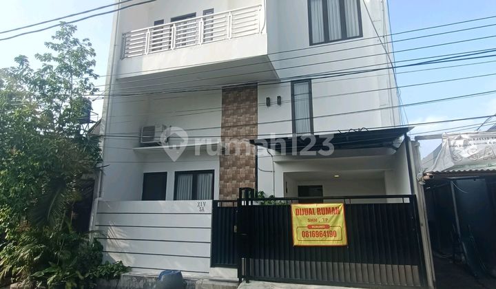 Mampang Prapatan - Brand New Modern Minimalis House Siap Huni Akses Jalan Sangat Lebar