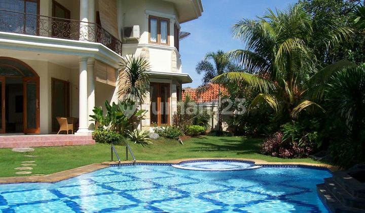 Kemang - Luxury Move-in Ready House with Private Swimming Pool in Kemang 2