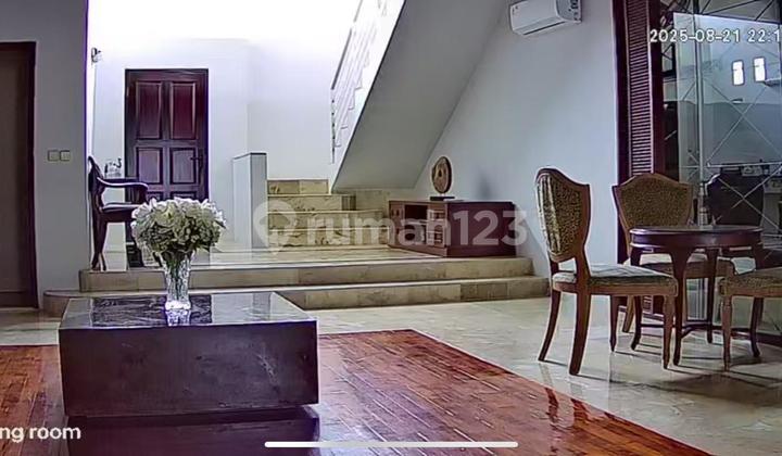 Rent Pejaten Barat - Luxury House Ready to Occupy Quiet Location in Pejaten Barat, South Jakarta 2