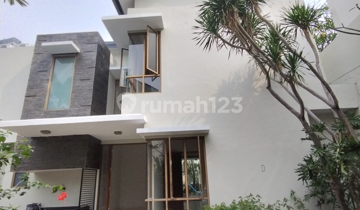 Rent Pejaten Barat - Luxury House Ready to Live In a Townhouse with Private Swimming Pool in Pejaten Barat
