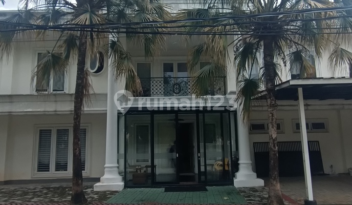 Kemang - Rumah Mewah Siap Huni Dalam Komplek dengan Private Swimming Pool
